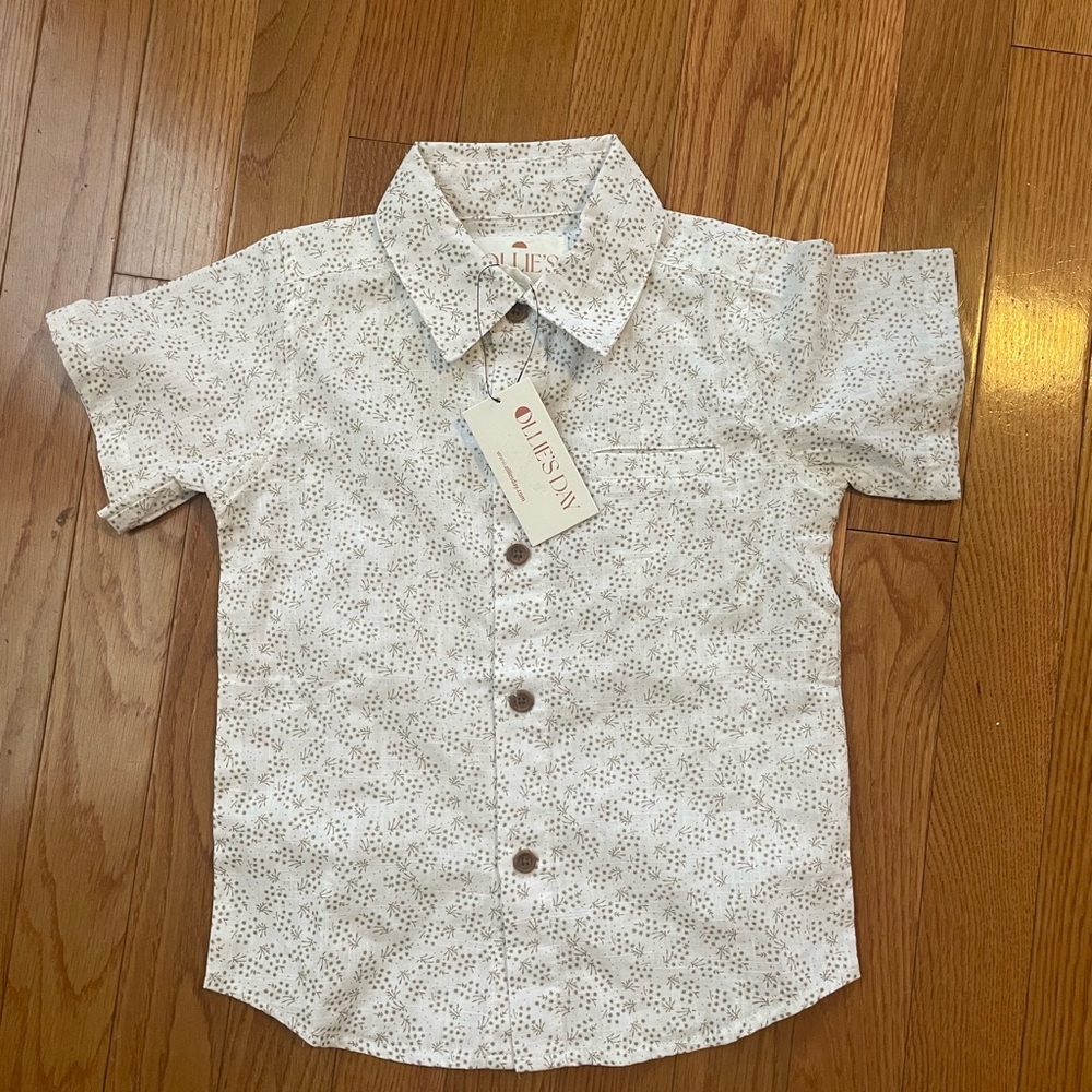 Ollie’s Day White short sleeve button up w/ a‎ subtle brown design kids size 4/5